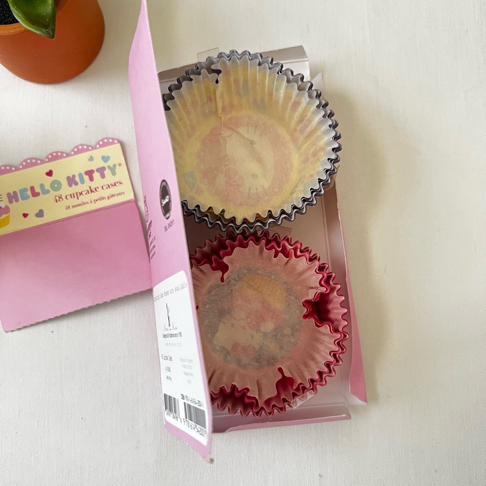 Hello Kitty assorted cupcake liners - Picture 2 of 6